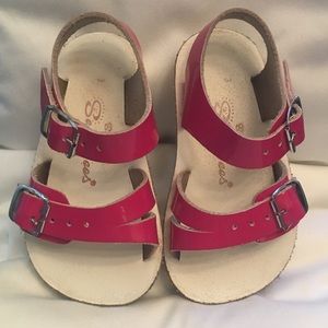 Saltwater sandals size 3